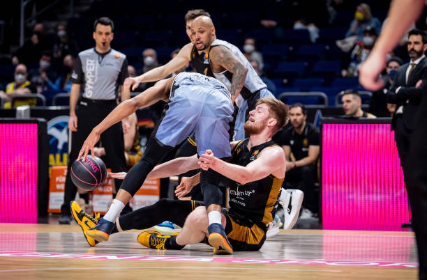 因霍温交手 因霍温交手